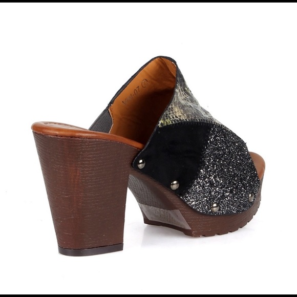 Nature Breeze Multicolored Clog Sandals - Picture 3 of 7